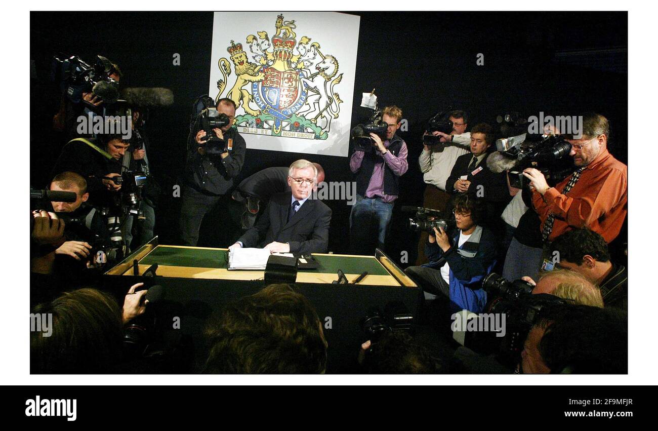 Opening of Inquest into the death of Princess Dianna conducted by the Queens coroner Michael Burgess.Pic David Sandison 6/1/2004 Stock Photo