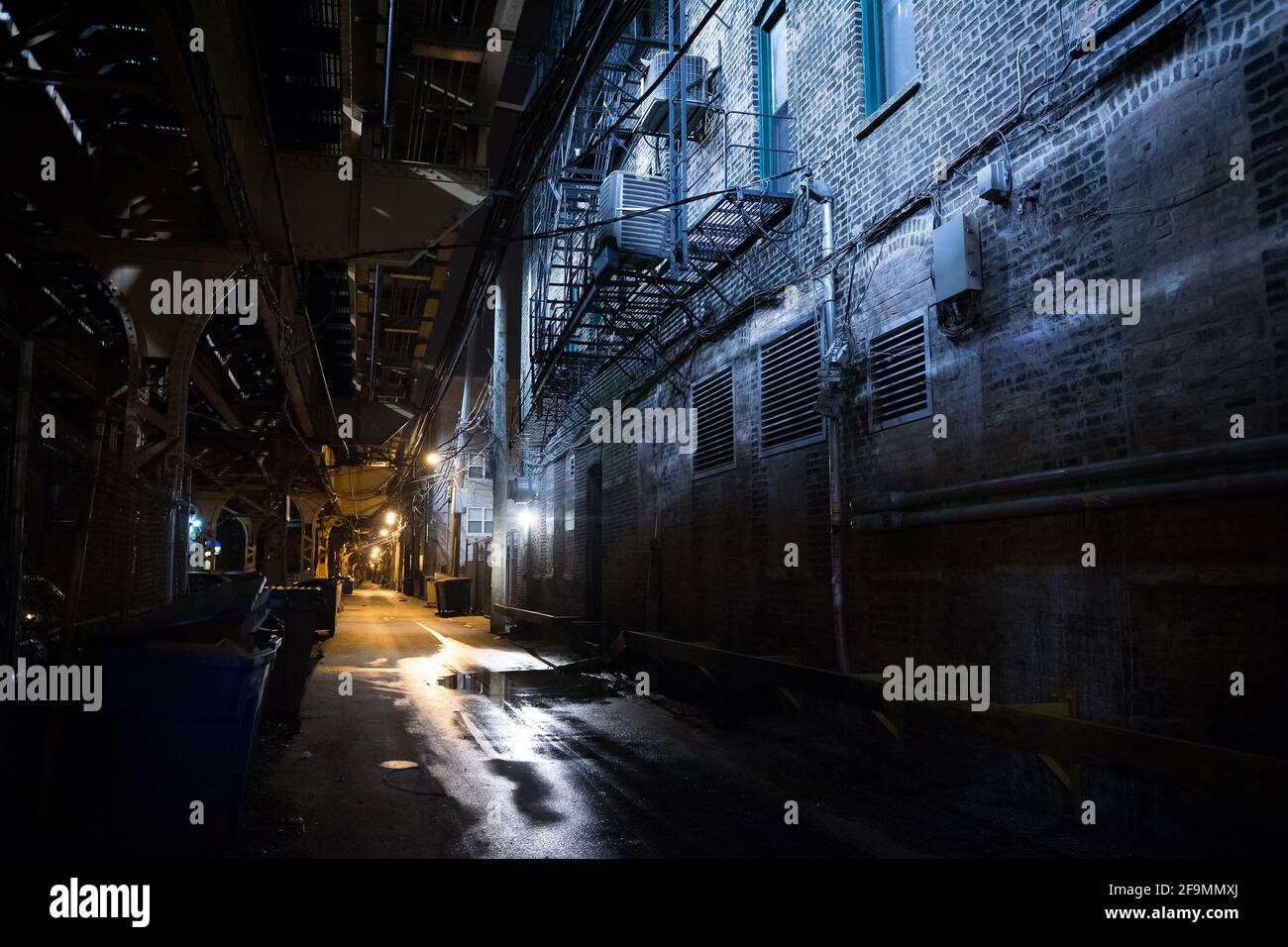 Alleyway Night Scary High Resolution Stock Photography And Images Alamy