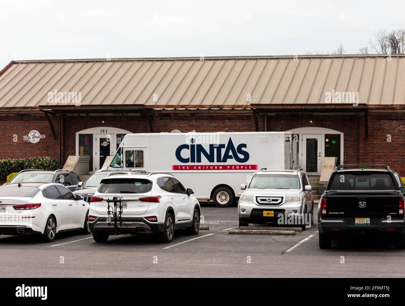 KINGSPORT, TN, USA--8 APRIL 2021: A Cintas truck, "the Uniform people", making a delivery. Stock Photo