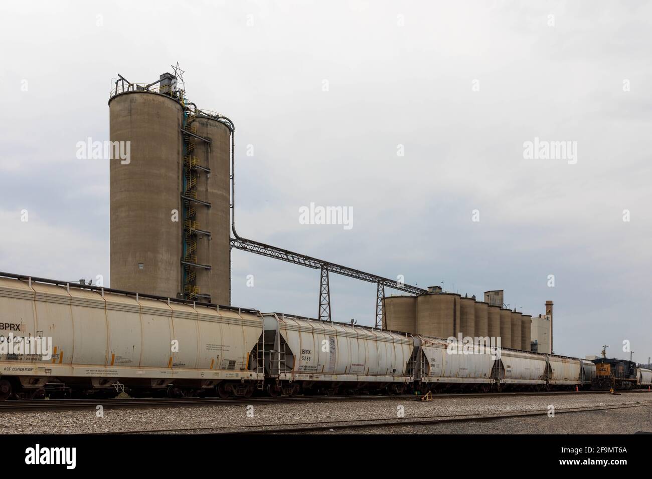 Grain hopper hires stock photography and images Alamy