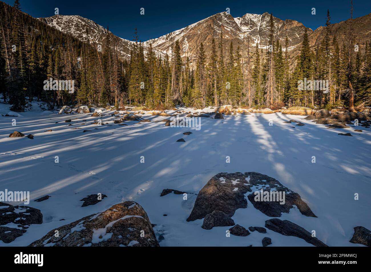 Scenic views of Chipmunk Lake (10,660 ft) and Fairchild Mountain (13,502 ft) Stock Photo