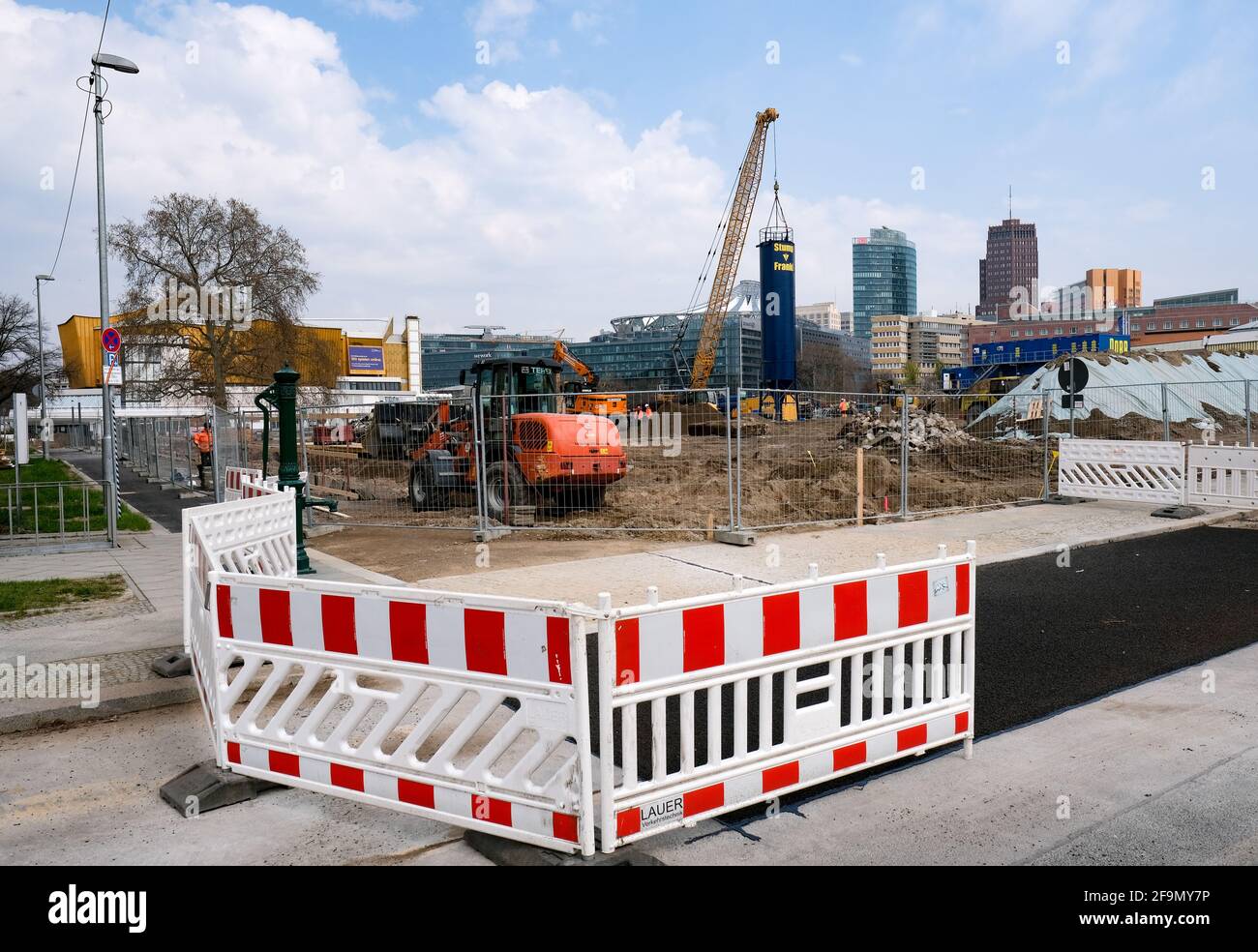 Berlin, Germany. 19th Apr, 2021. Construction work for the National Gallery's Museum of the 20th Century is underway at Potsdamer Platz. The Haus der Staatlichen Museen zu Berlin at the Kulturforum is being built on the previously undeveloped site between the Neue Nationalgalerie and the Philharmonie. Completion is scheduled for 2026. The new building will house the Nationalgalerie's collection of 20th-century art, which can currently only be shown in excerpts due to a lack of space. Credit: Jens Kalaene/dpa-Zentralbild/ZB/dpa/Alamy Live News Stock Photo