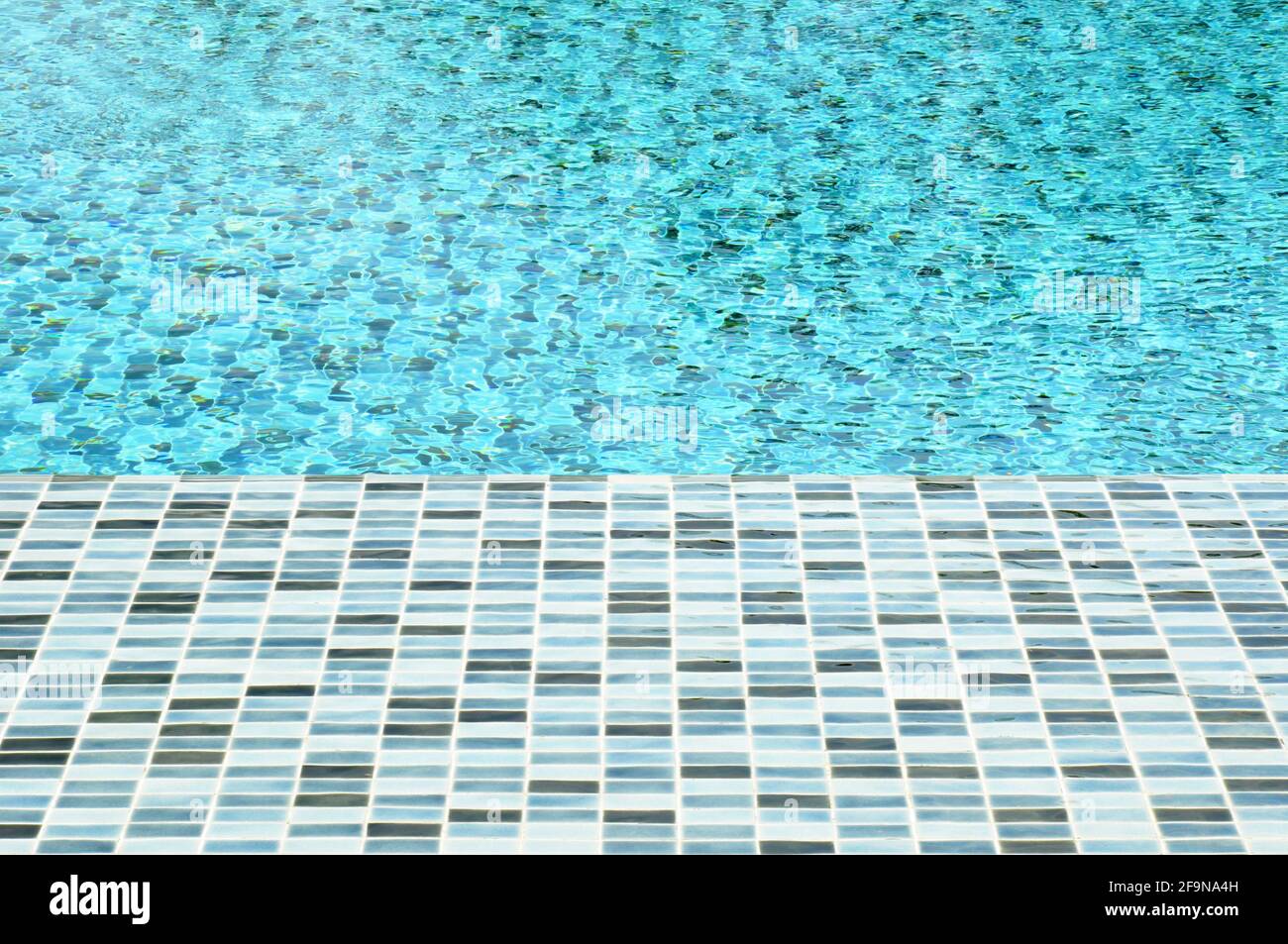 Page 8 - Pool Edge High Resolution Stock Photography and Images - Alamy