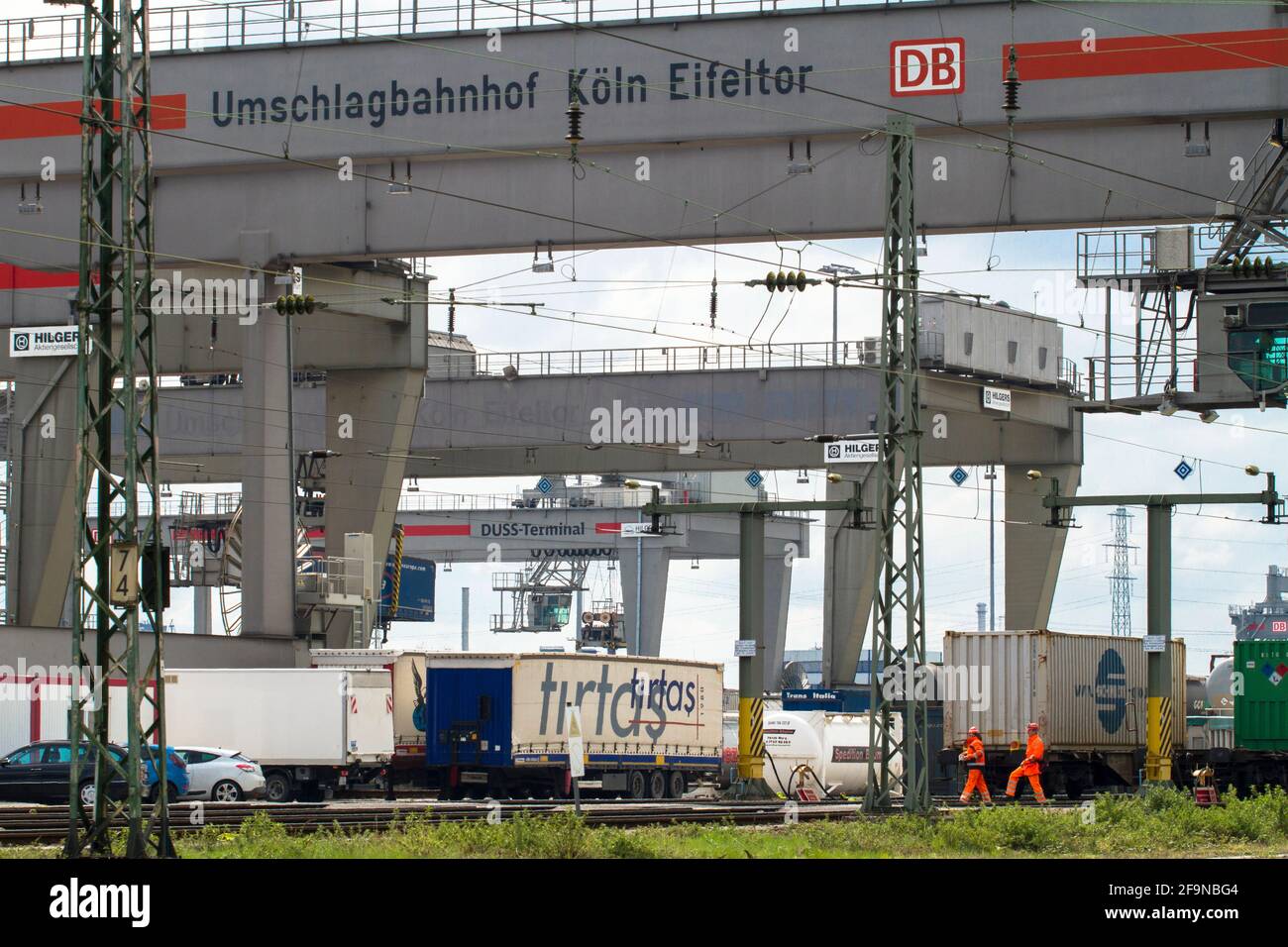 freight station Cologne Eifeltor, it is Germany's largest freight station for combined rail-road freight, Cologne, Germany. der Gueterbahnhof Koeln Ei Stock Photo