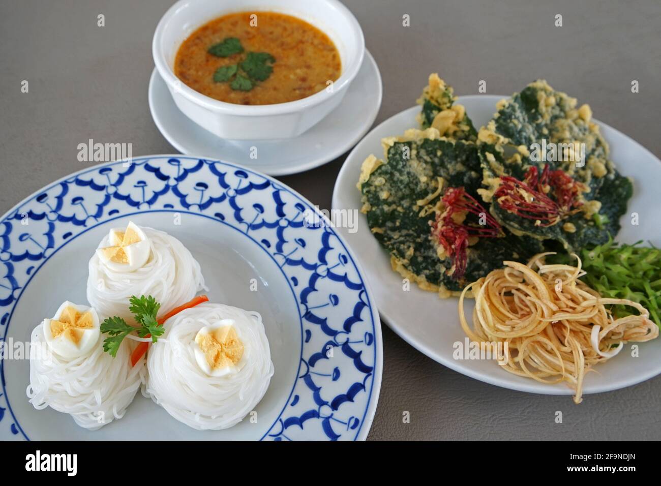 Thai Vermicelli rice noodle served with sweet and sour peanut sauce