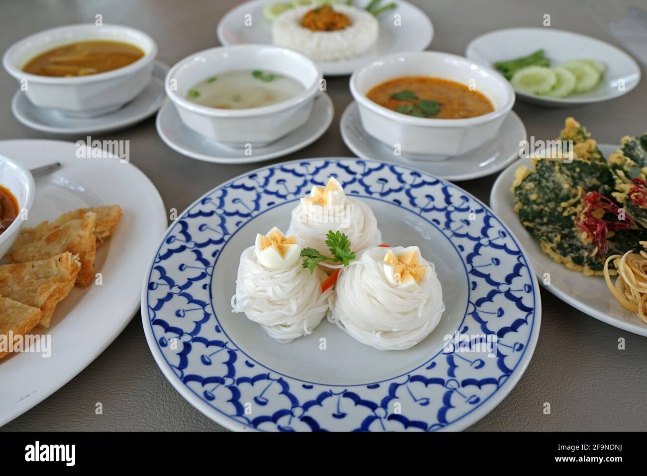 Thai Vermicelli rice noodle served with sweet and sour peanut sauce