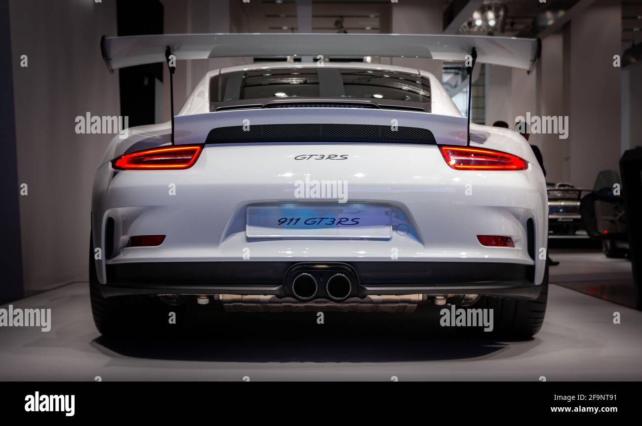 Porsche 911 cheap rear view