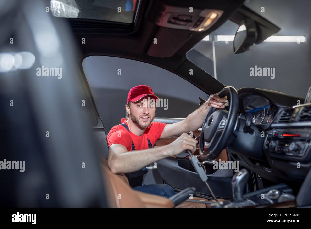 Mechanic dashboard hires stock photography and images Alamy