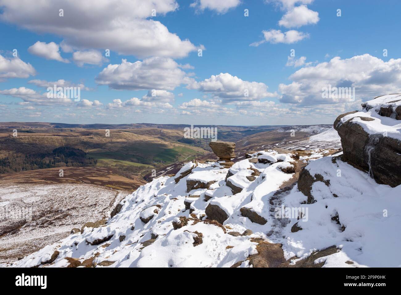 Late snowfall on Fairbrook Naze, Kinder Scout, Peak District national park. View from the outcrops high above Snake Pass. Stock Photo