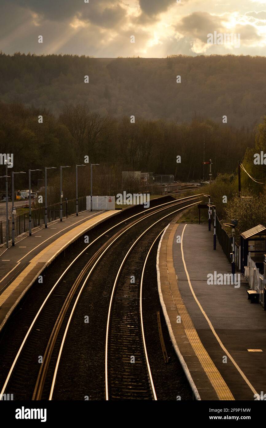 Train station uk sunrise hi-res stock photography and images - Alamy