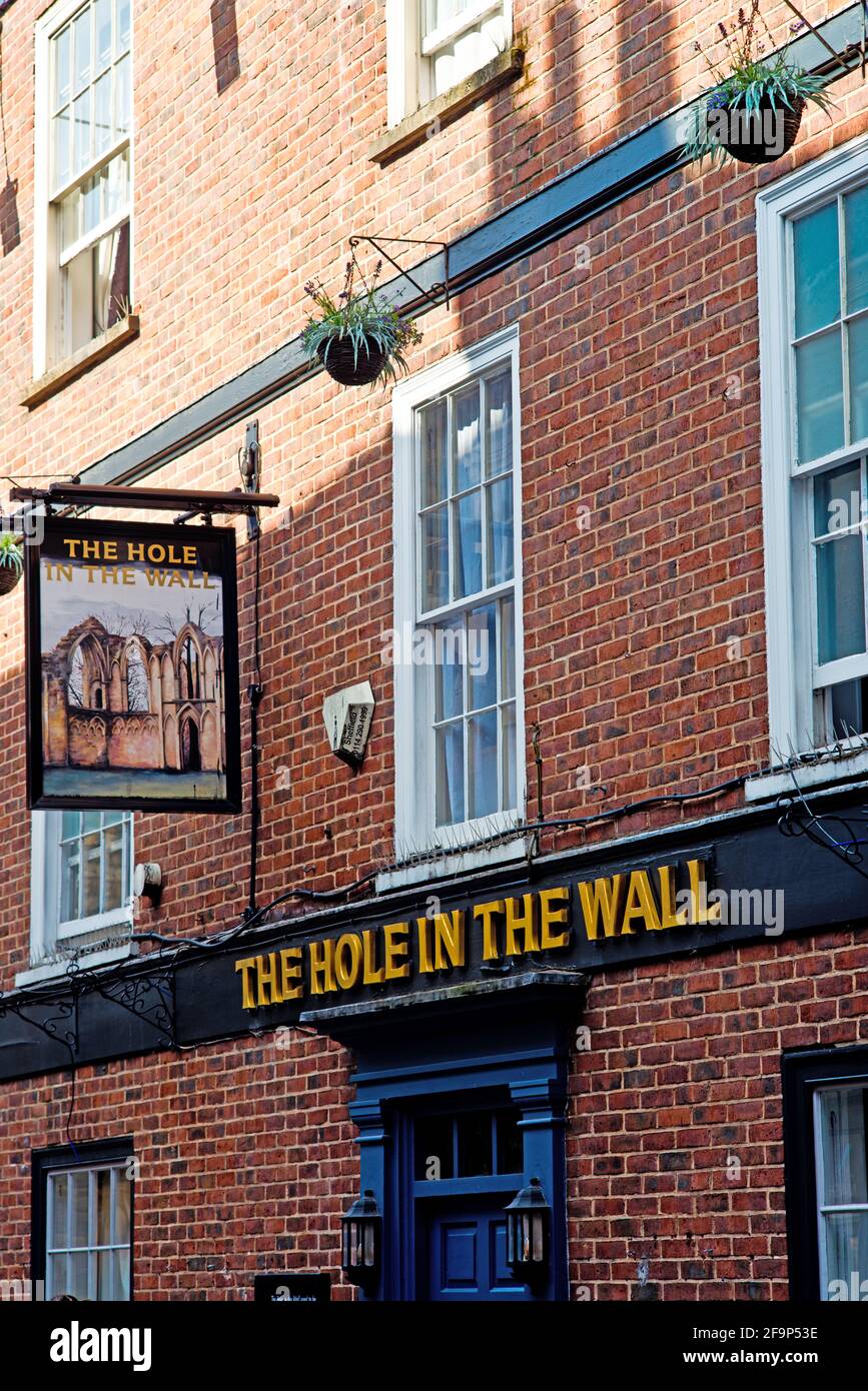 The hole in the wall in york pub hires stock photography and images Alamy