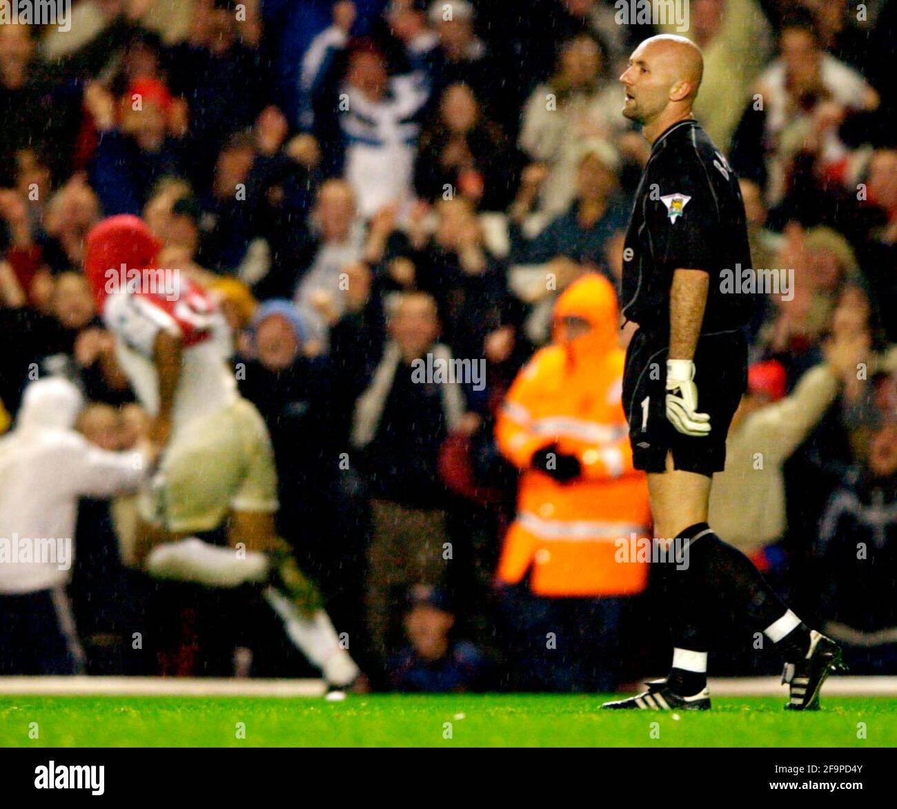 Sport football ruud van nistelrooy fabien barthez hi-res stock photography  and images - Alamy