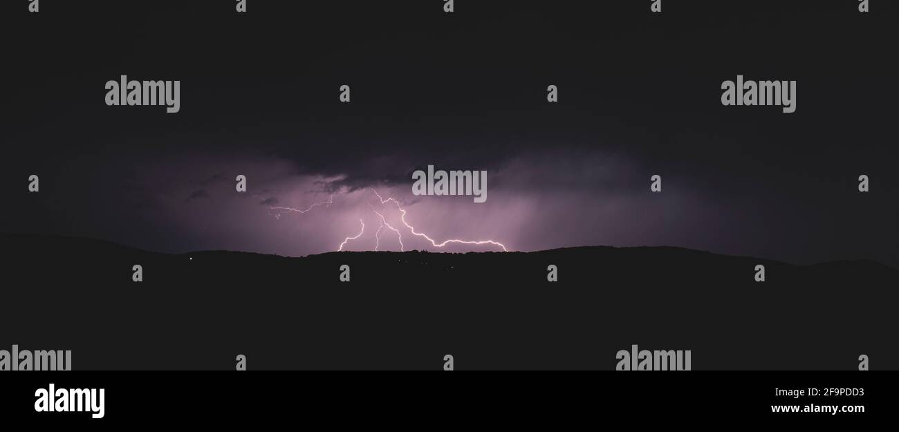 Lightning silhouette hi-res stock photography and images - Alamy