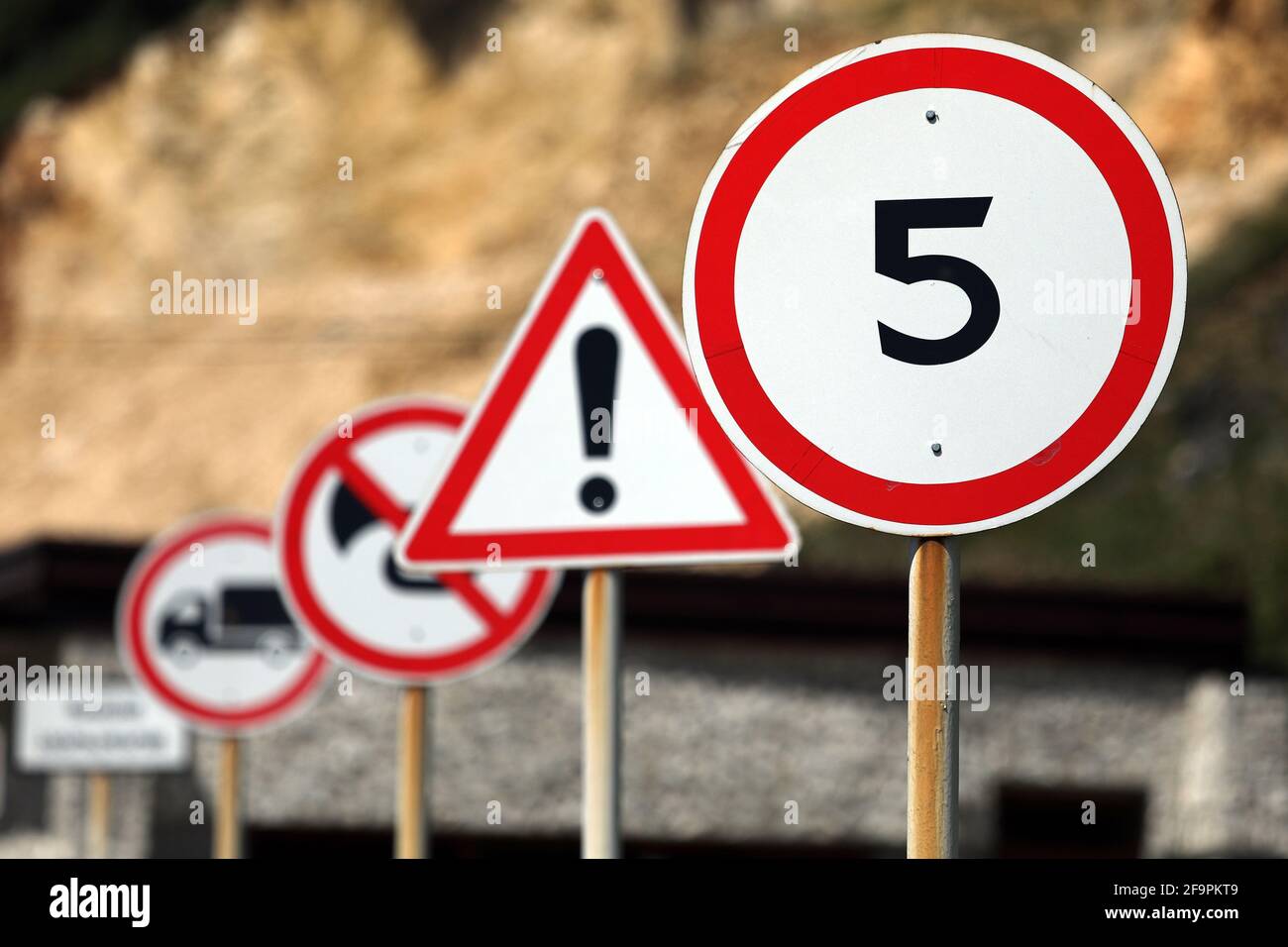 Confusing signposts signs hi-res stock photography and images - Alamy