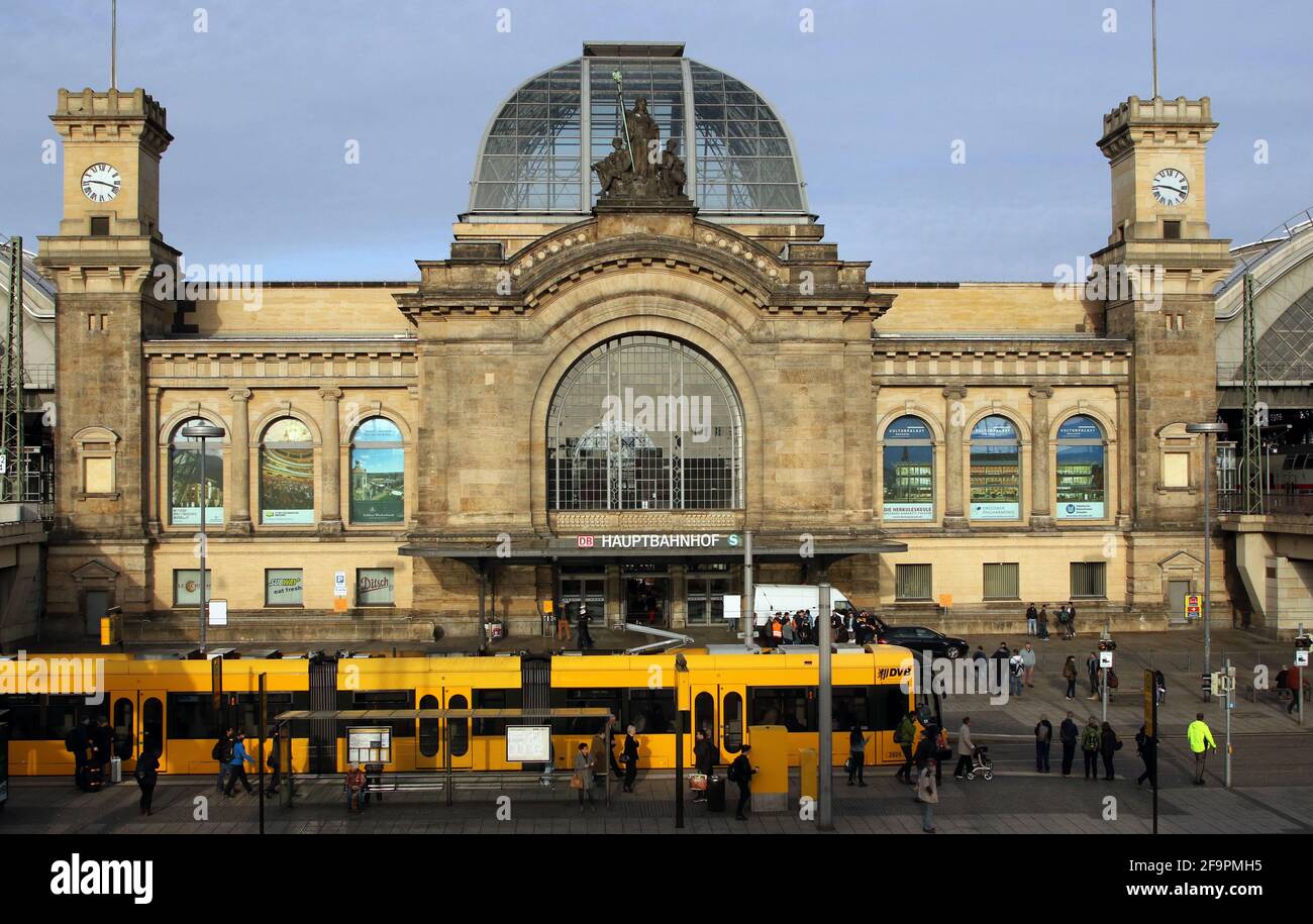 Dresden hauptbahnhof main station hi-res stock photography and images ...