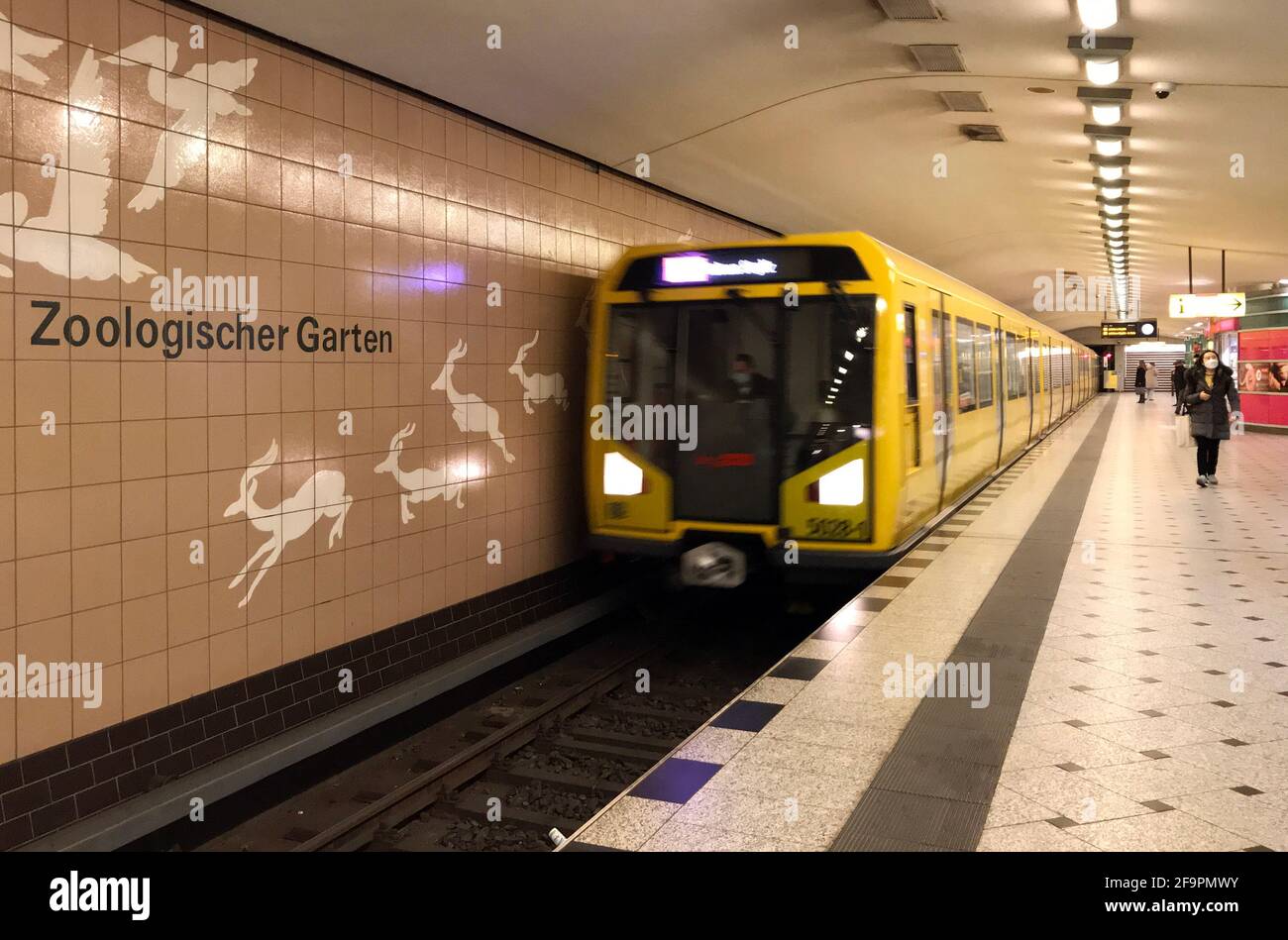 26.01.2021, Berlin, , Germany - Line 9 subway train enters Zoologischer Garten station. 00S210126D336CAROEX.JPG [MODEL RELEASE: NO, PROPERTY RELEASE: Stock Photo