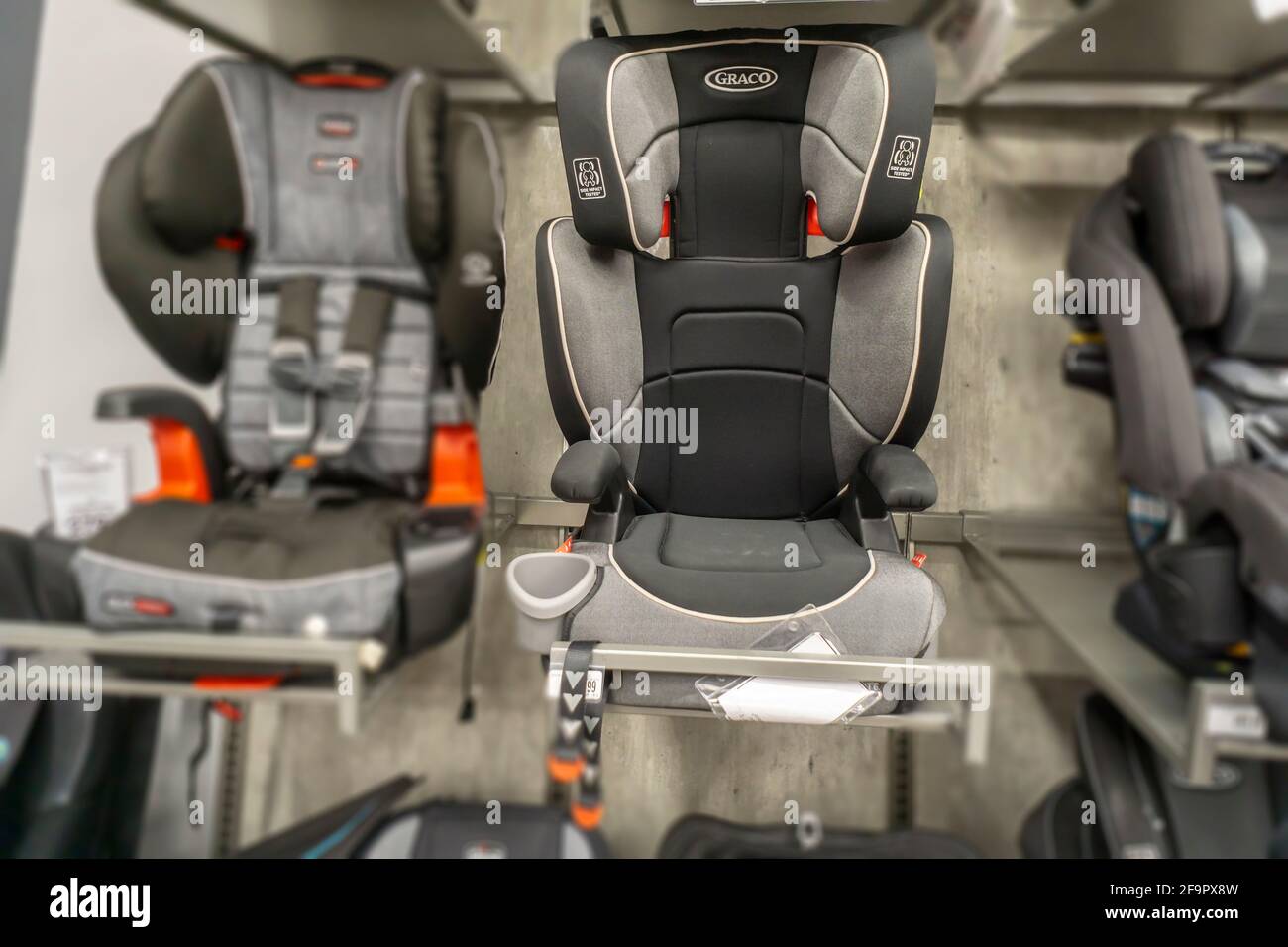 A Graco baby car seat with other brands in a store in in New York on  Tuesday, October 23, 2018. (Â© Richard B. Levine) (photo illustration Stock  Photo - Alamy