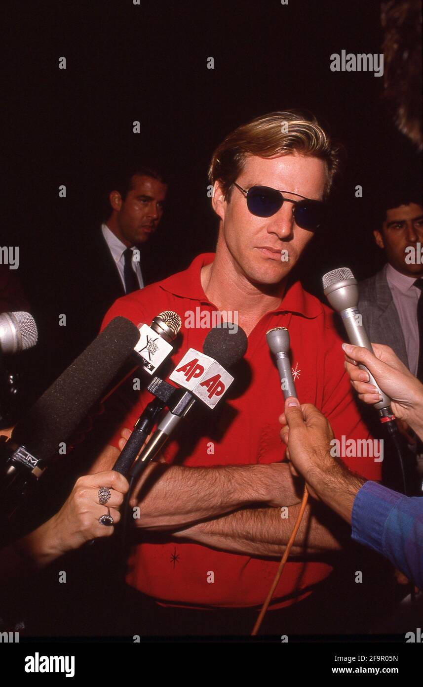Dennis quaid 1980s hi-res stock photography and images - Alamy