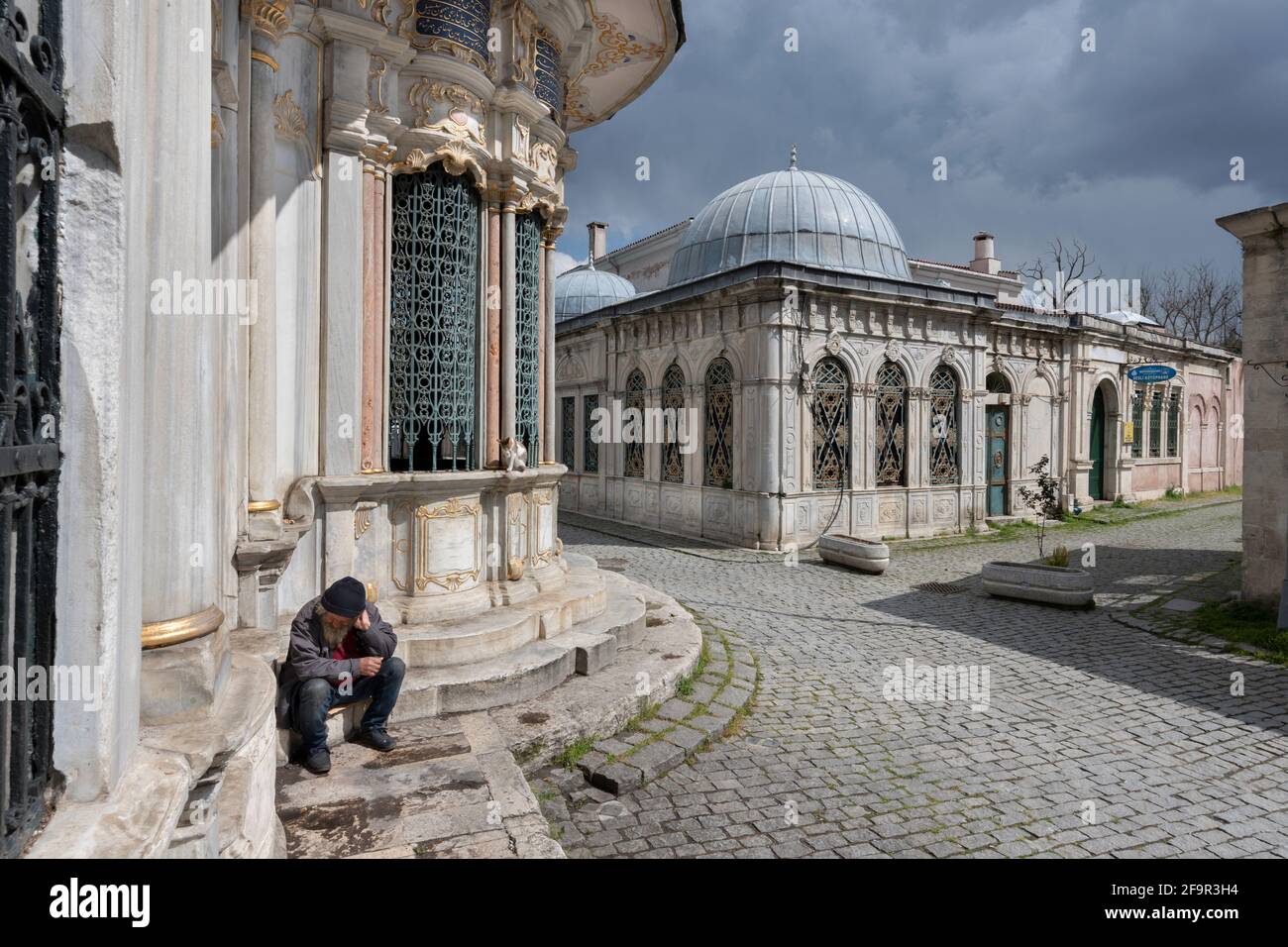 Eyup Sultan Mosque Complex in Istanbul, Turkey Stock Photo Alamy