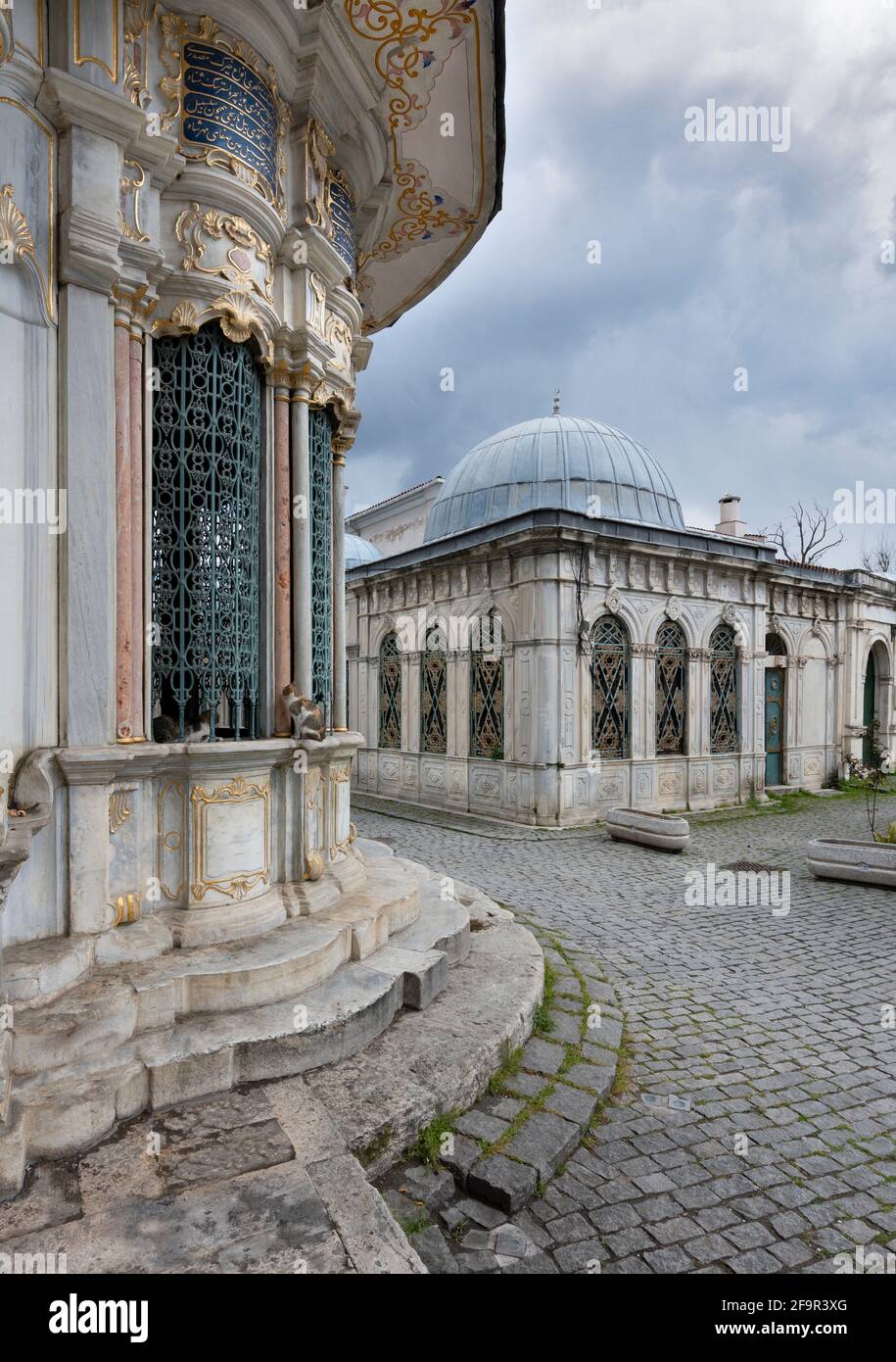 Eyup Sultan Mosque Complex in Istanbul, Turkey Stock Photo Alamy