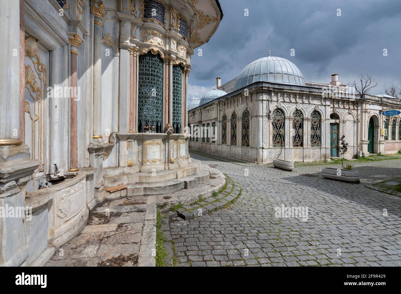 Eyup Sultan Mosque Complex in Istanbul, Turkey Stock Photo Alamy