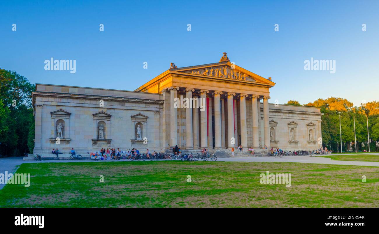 The Glyptothek, a museum commissioned by the Bavarian King Ludwig I to house his collection of Greek and Roman sculptures, at night. It is located at Stock Photo