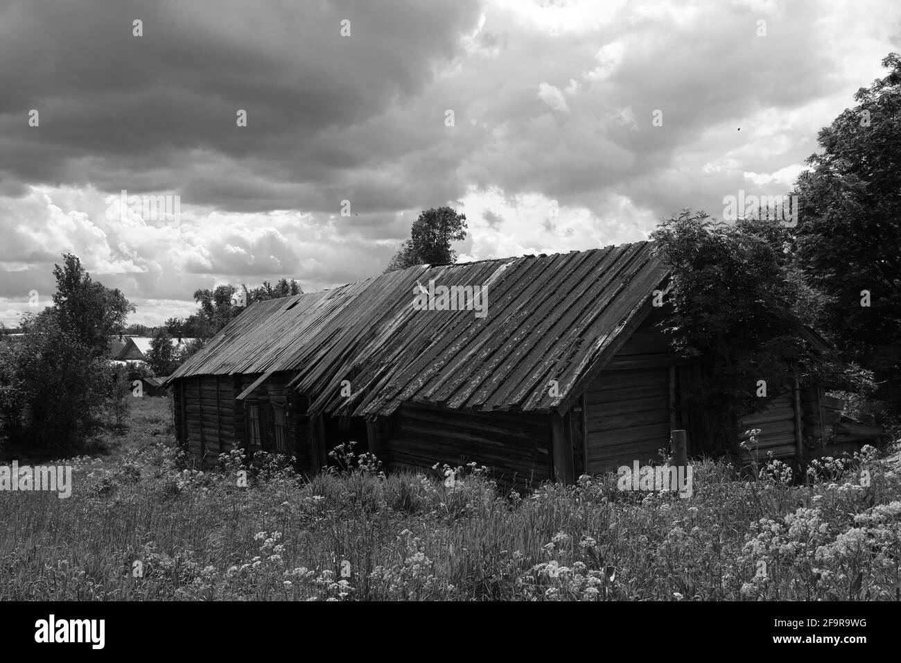 Traditional wooden farm house Black and White Stock Photos & Images - Alamy