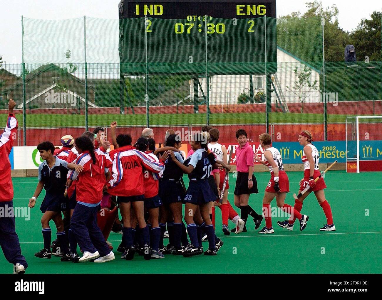 COMMONWEALTH GAMES MANCHESTER WOMANS HOCKEY FINAL ENGLAND V INDIA 3/8/2002 INDIA WIN ON A DISPUTED GOAL PICTURE DAVID ASDHOWN.COMMONWEALTH GAMES MANCHESTER Stock Photo