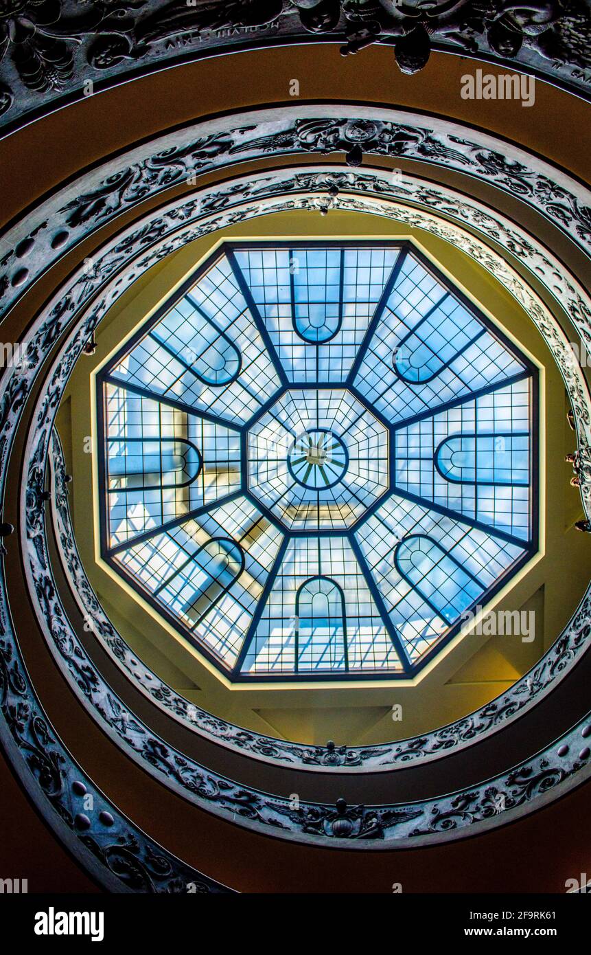 Musei vaticani mosaic hi-res stock photography and images - Alamy