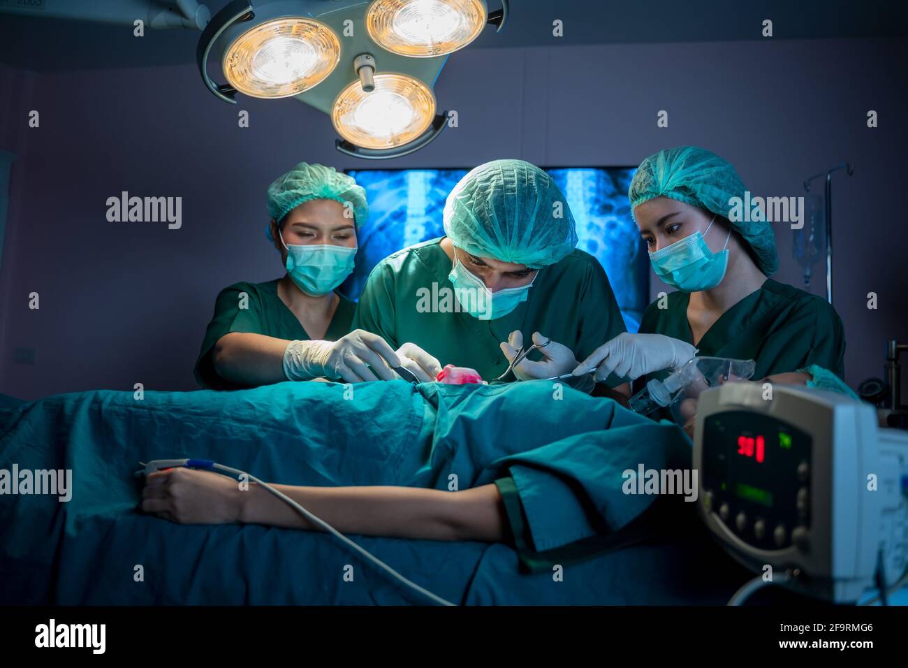 Woman surgery emergency hi-res stock photography and images - Alamy
