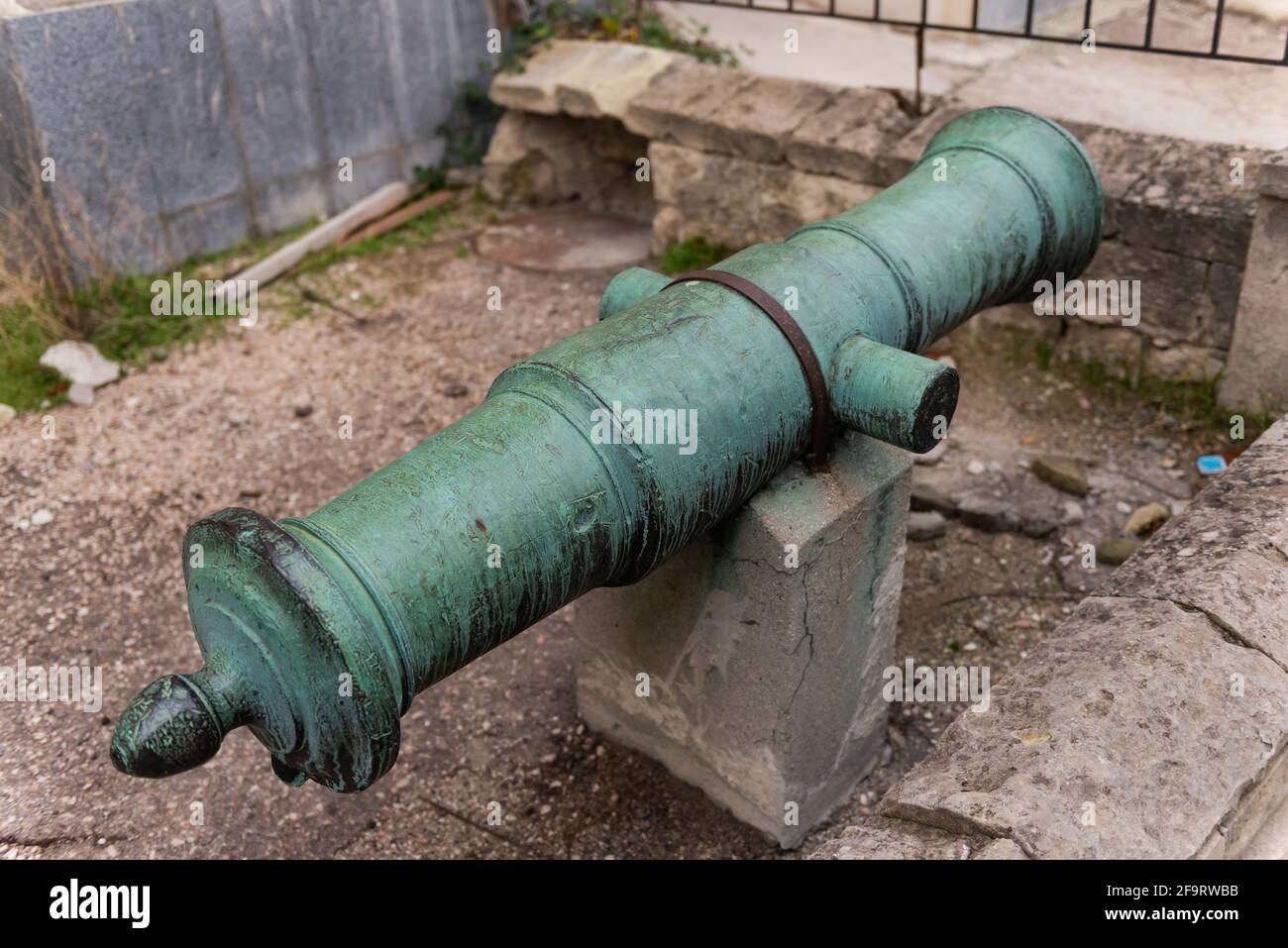 An old ship's cannon. The secret howitzer of the Shuvalov system of the 18th century. One of the developments of the engineers of the Russian Empire. Stock Photo