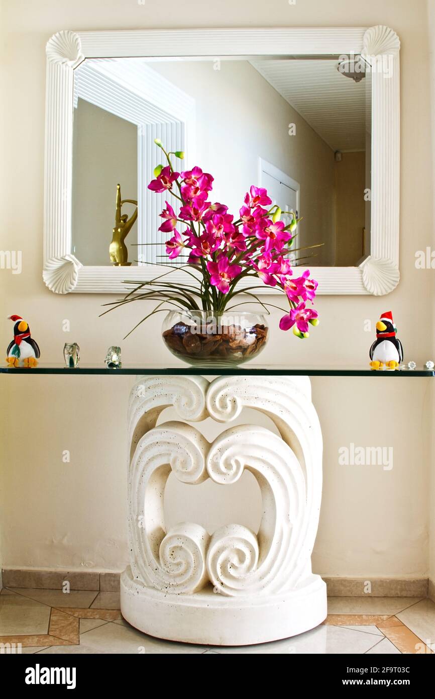 living room mirror decoration interior Stock Photo - Alamy