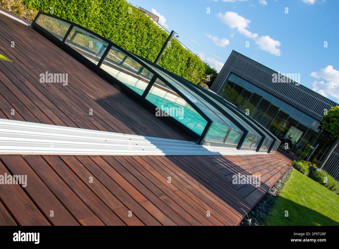 Ipe Wood Pool Deck design, beautiful Ipe hardwood decking around