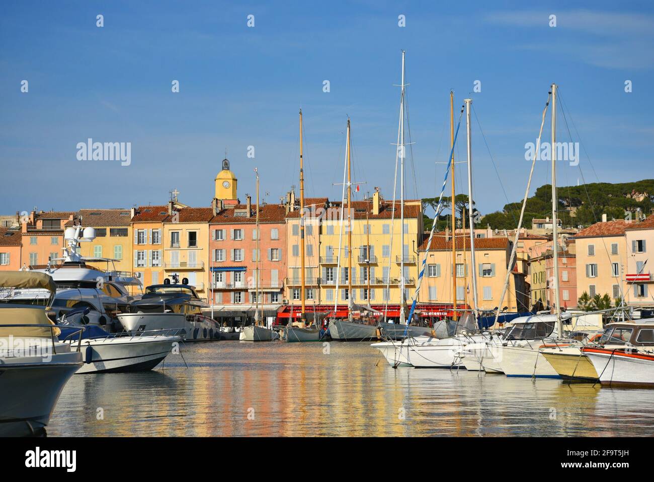 Scenic view of the Old Port with the picturesque Provençal architecture ...
