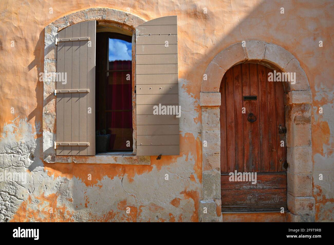 provencal kitchen ochre wall