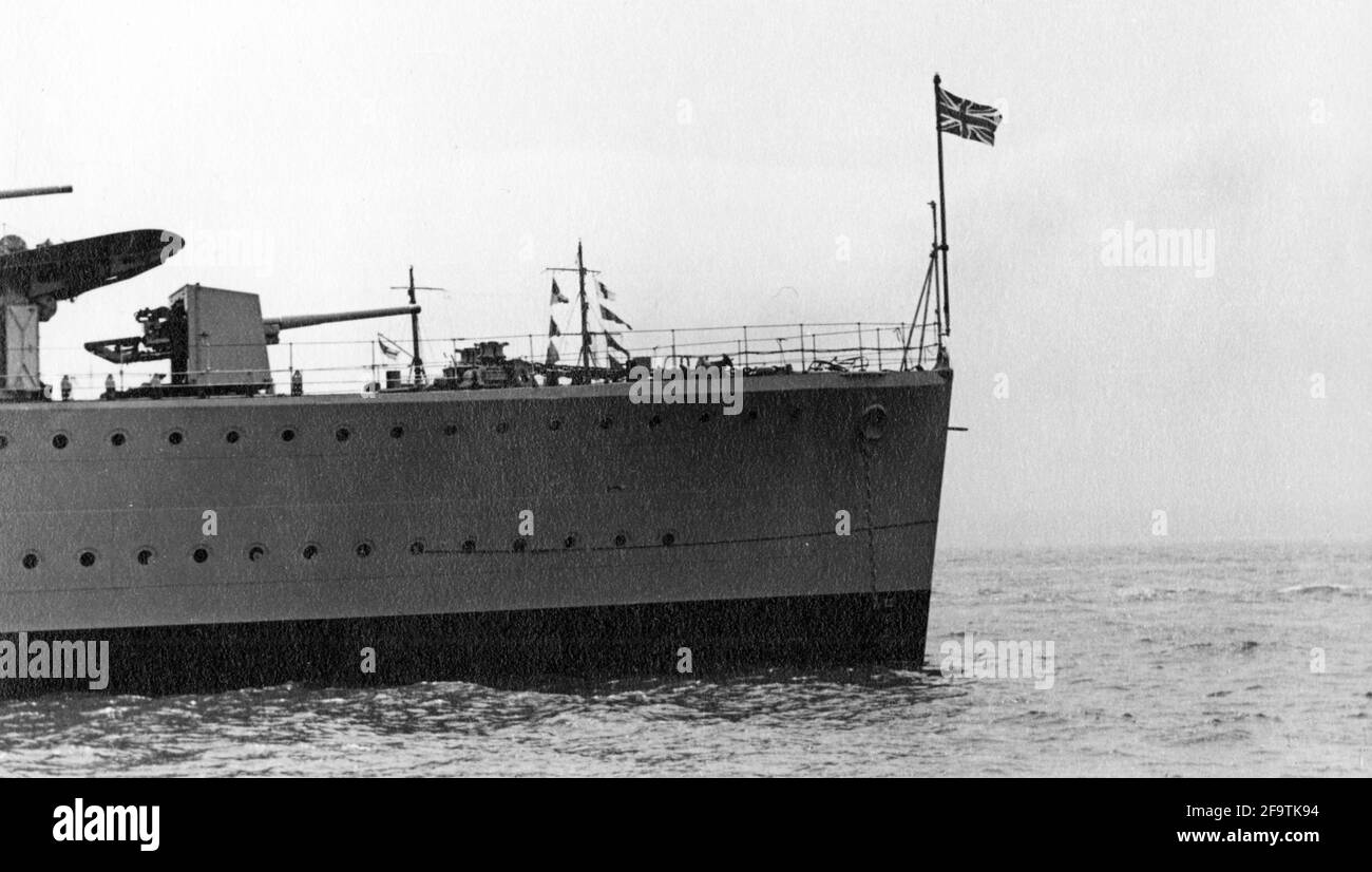 AJAXNETPHOTO. 1937. SPITHEAD, ENGLAND. - BEYOND REPAIR - HMS GALLANT (H59), A G-CLASS DESTROYER BUILT BY ALEXANDER STEPHENSON SONS AT GLASGOW IN 1936, SEEN HERE AT THE MAY CORONATION REVIEW, WAS FURTHER DAMAGED BY AXIS AIR RAID IN MALTA WHILE UNDERGOING REPAIRS AND SCUTTLED AS A BLOCKSHIP.BOW DETAIL WITH FORWARD GUN. PHOTOGRAPHER:UNKNOWN © DIGITAL IMAGE COPYRIGHT AJAX VINTAGE PICTURE LIBRARY SOURCE: AJAX VINTAGE PICTURE LIBRARY COLLECTION REF:50 18 35 Stock Photo