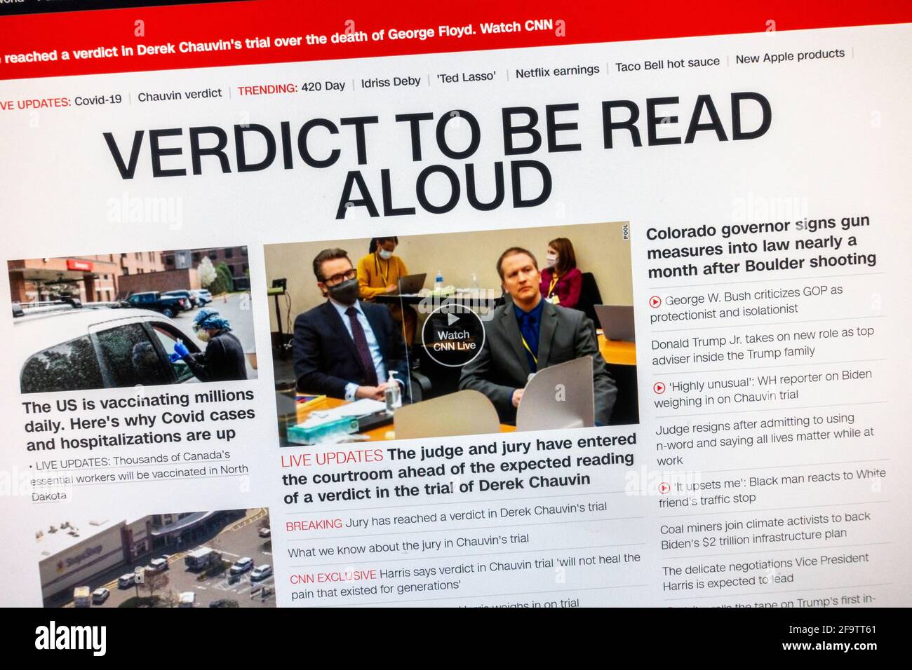 'Verdict to be read aloud': reaction to conviction of Derek Chauvin for murder of George Floyd on the CNN website, 20th April 2021. Stock Photo
