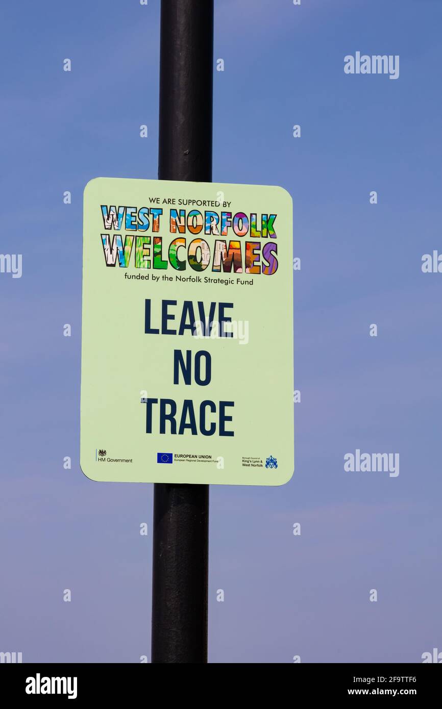 Anti litter signage. Leave no trace: West Norfolk welcomes. Hunstanton, Norfolk, England. Stock Photo