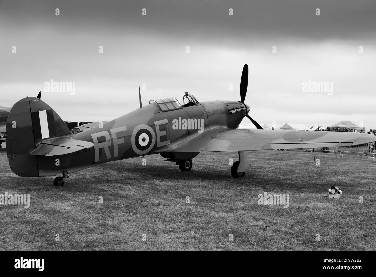 Battle of britain 1940 spitfire Black and White Stock Photos & Images ...