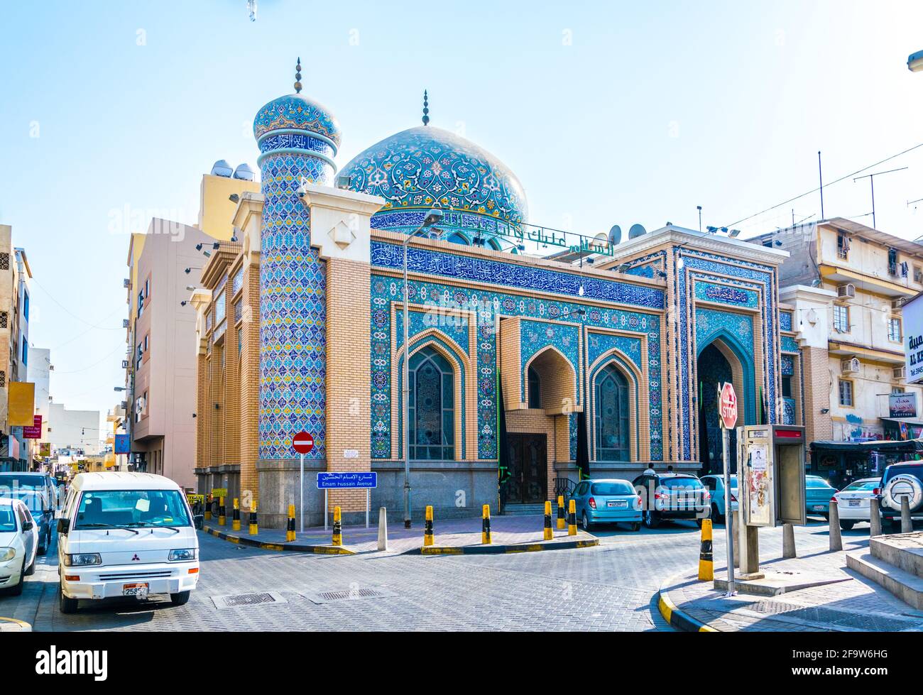 MANAMA, BAHRAIN, OCTOBER 23, 2016: View of a mosque situated in a narrow street near the Bab al Bahrain souq in Manama, the capital of Bahrain Stock Photo