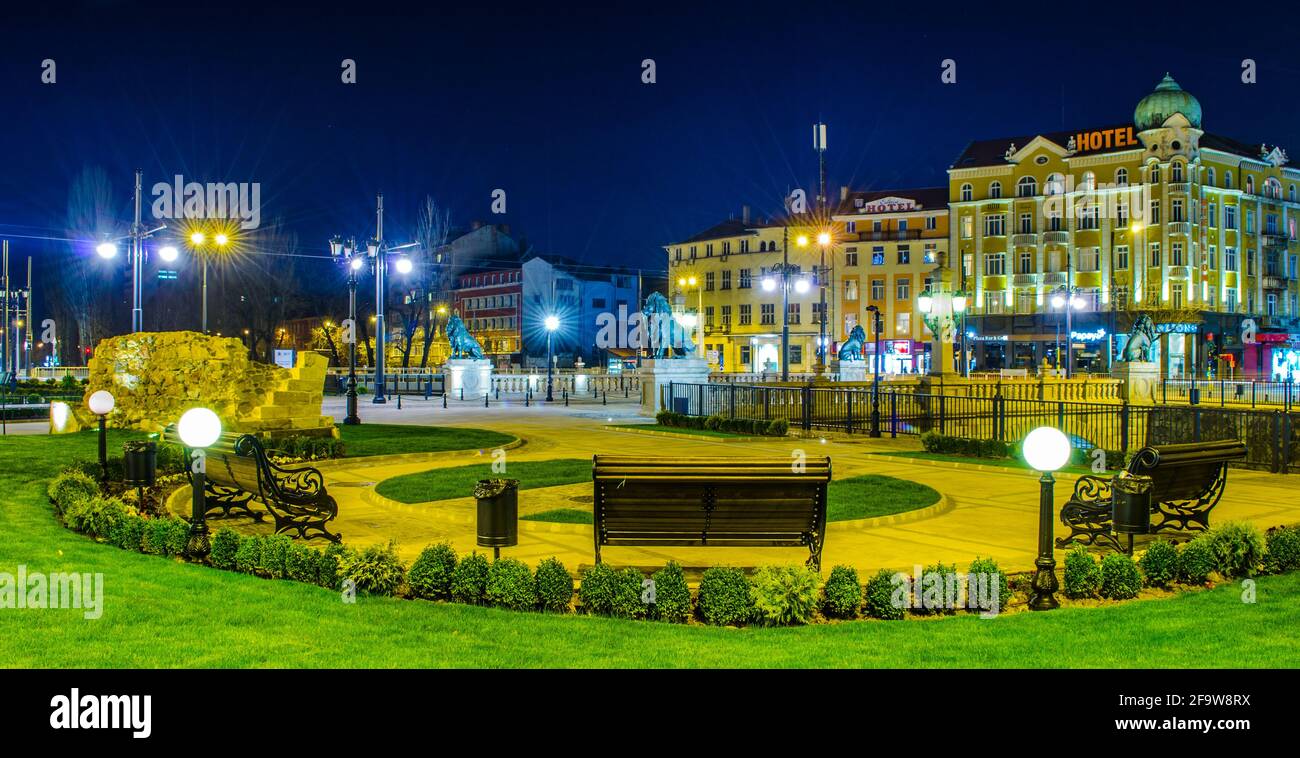 SOFIA, BULGARIA, APRIL 7, 2015: night view of the illuminated lions bridge (lavov most) in bulgarian capital sofia. Stock Photo