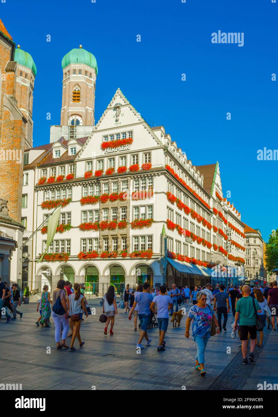 Biggest shopping mall in the world hi-res stock photography and images -  Alamy