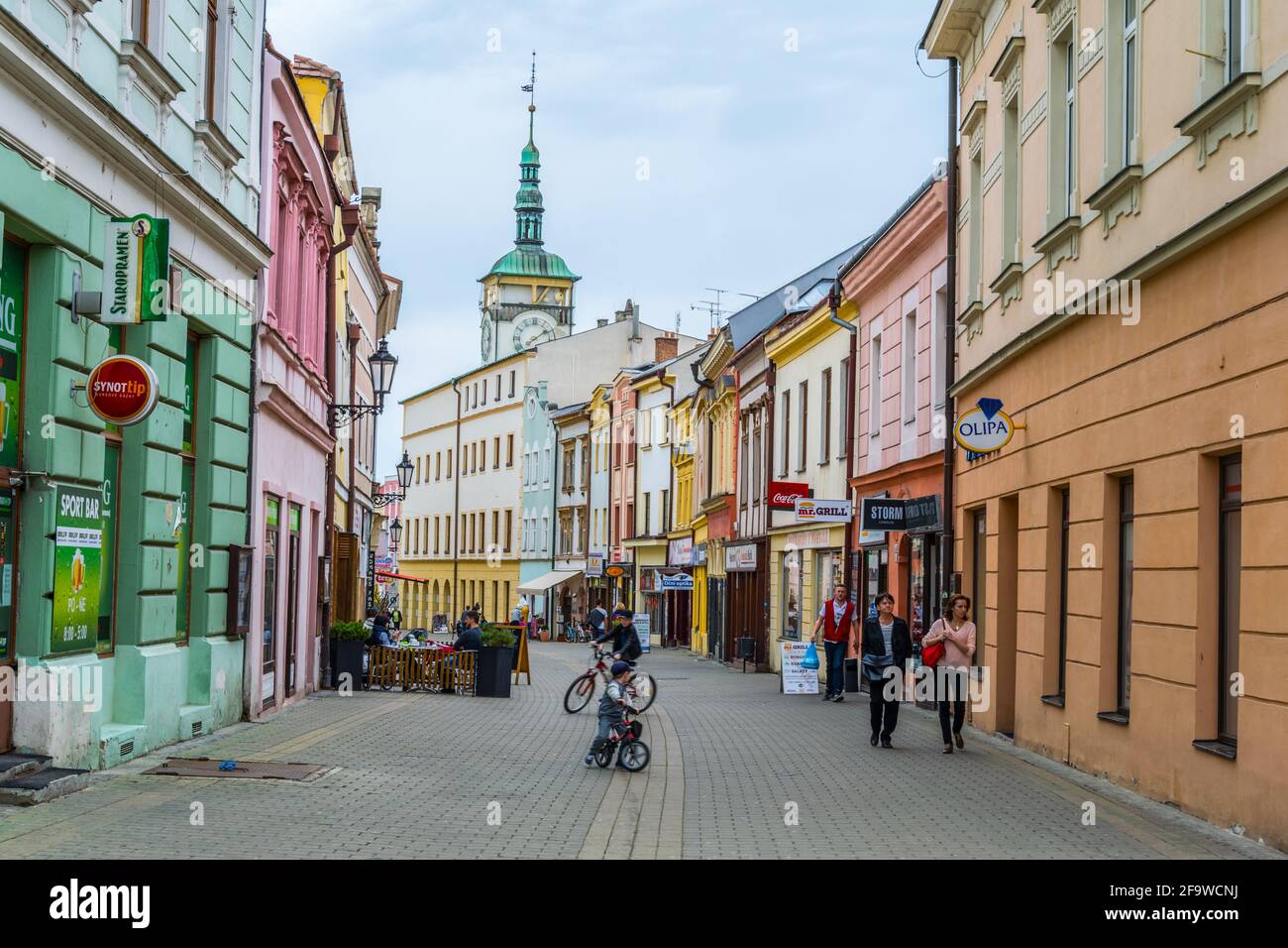 x`KROMERIZ, CZECH REPUBLIC, APRIL 15, 2016: View of a shopping street in  the czech city Kromeriz Stock Photo - Alamy