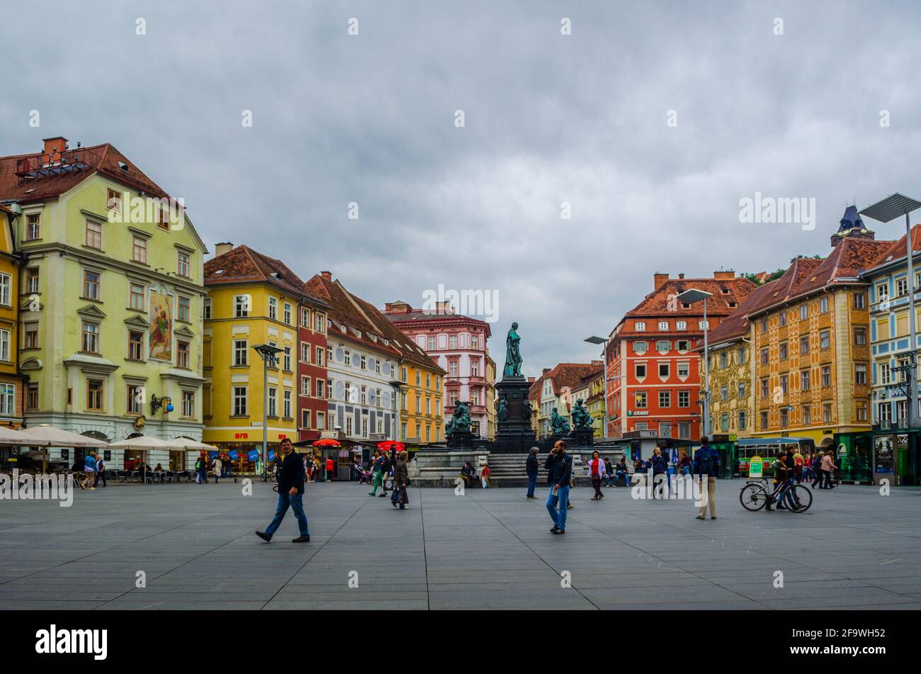 Erzherzog johann fountain monument hi-res stock photography and images ...