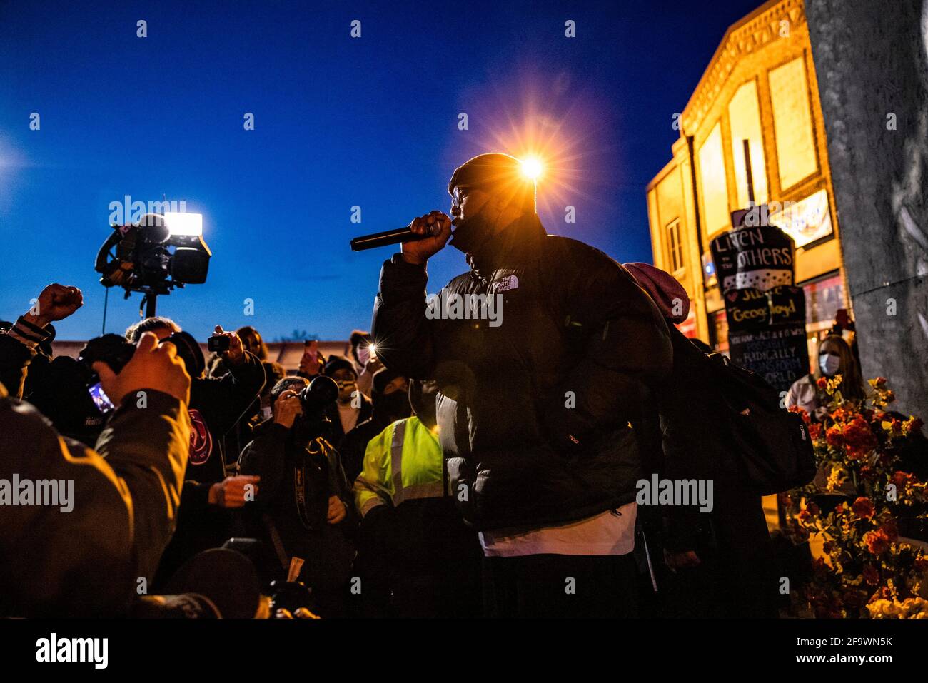 Minneapolis, M.N., USA. 20th Apr, 2021. Terrence Floyd speaks in front of a mural of his brother, George Floyd, next to Cup Foods after a jury found former Police officer Derek Chauvin guilty on all counts in the murder of George Floyd in Minneapolis, M.N., U.S., on Tuesday, April 20, 2021. Cup Foods is where police were called after Floyd was accused of attempting to use a counterfeit $20 bill and was later murdered after Chauvin knelt on his neck for over 9 minutes and 29 seconds. Credit: Samuel Corum/CNP | usage worldwide Credit: dpa/Alamy Live News Stock Photo