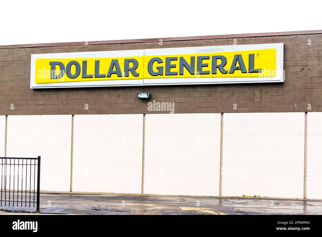 Dollar General exterior store marquee sign in Chicago, Illinois Stock