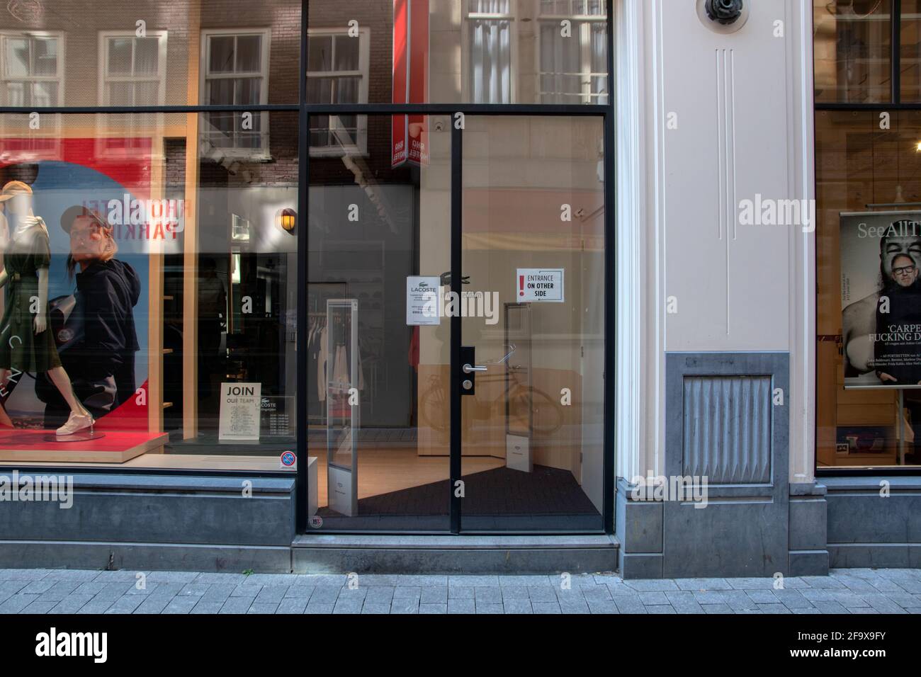 Poging Nylon kubus Lacoste Store At Amsterdam The Netherlands 25-3-2020 Stock Photo - Alamy