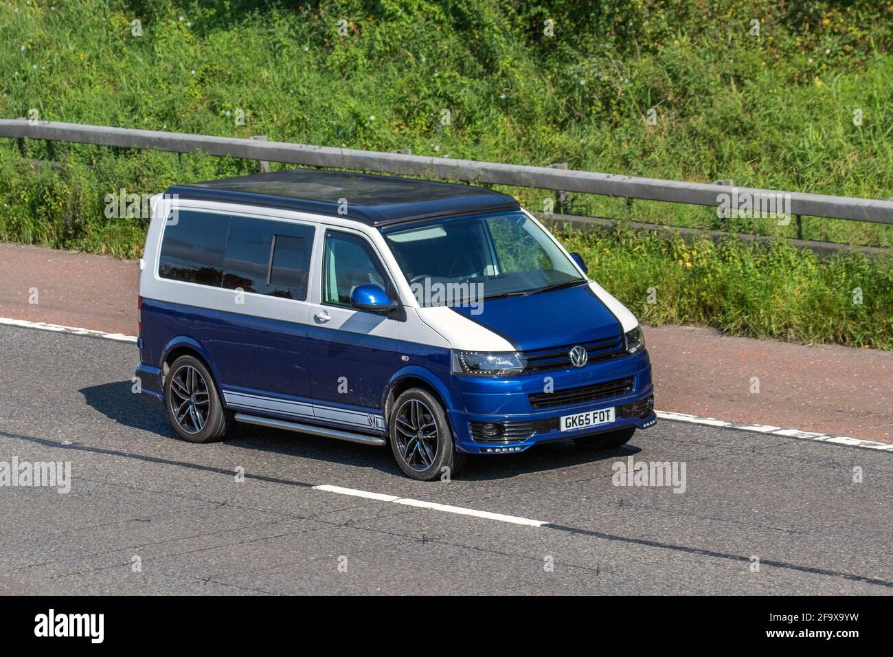 Side view blue volkswagen van hi-res stock photography and images - Alamy