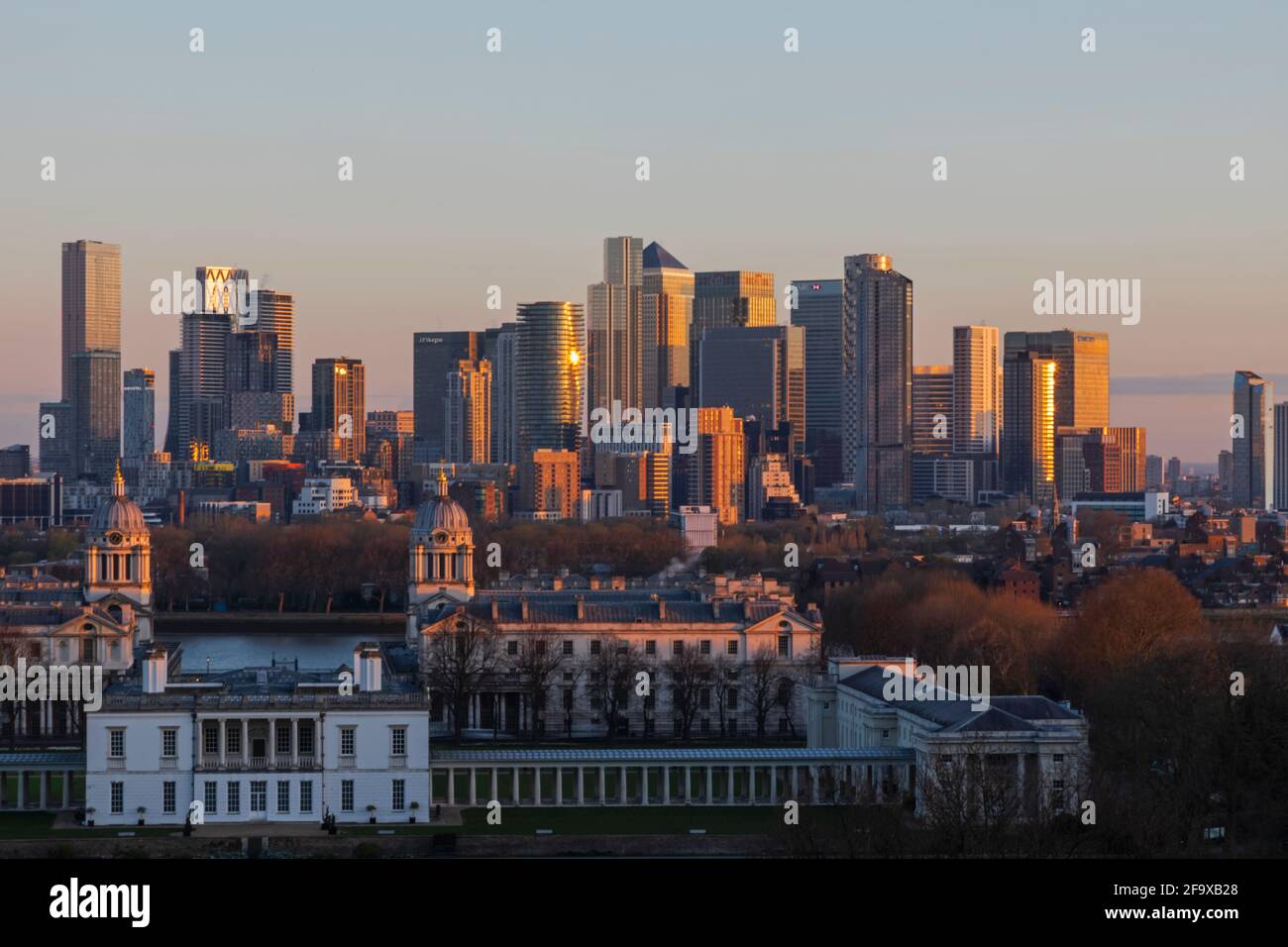 Canary wharf skyline view hi-res stock photography and images - Alamy