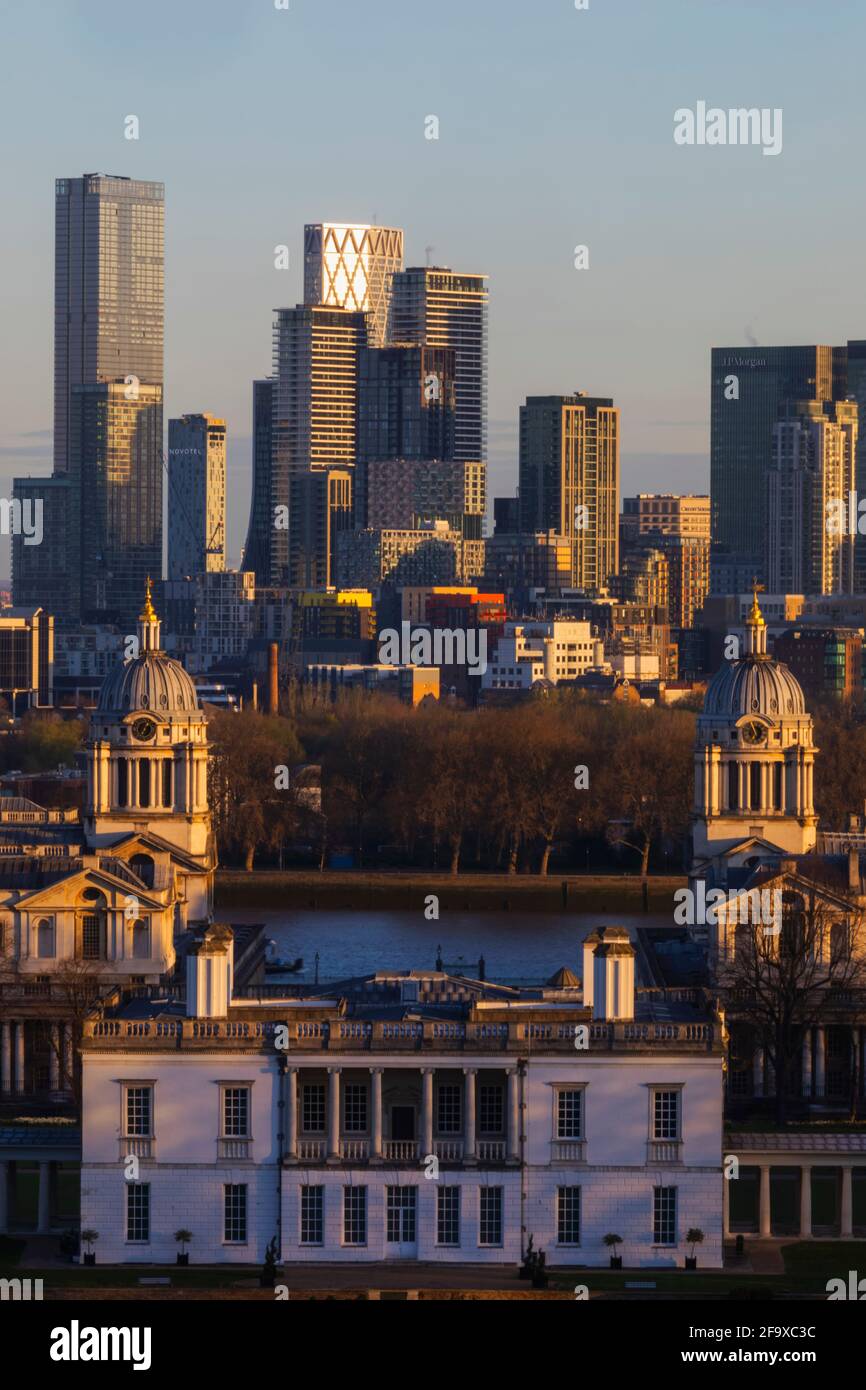 Canary wharf skyline view hi-res stock photography and images - Alamy